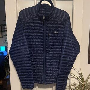 L.L. Bean Men's Dark Blue Puffer Jacket